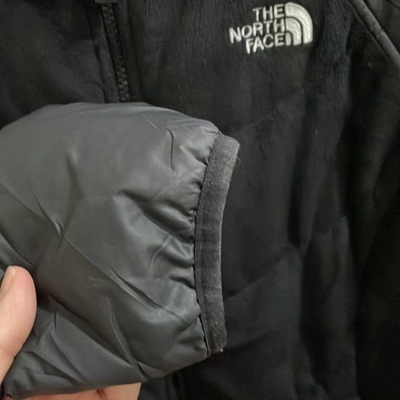 SOLD Reversible jacket north face jacket. - Picture 3 of 12